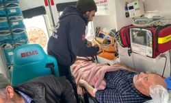 Kar altındaki köylerde sağlık için zamanla yarışan ekipler, 3 hastaya ulaştı