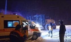 Kar yağışı nedeniyle mahsur kalan vatandaşlar kurtarıldı