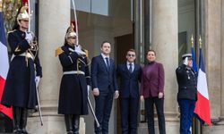 Macron: Grönland'daki gerilimler Avrupa için "stratejik bir uyarı" niteliğinde