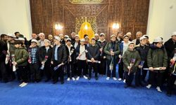 Malatya'da hafızlık öğrencileri umre yolculuğuna dualarla uğurlandı