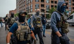 Maskeler, kameralar, arama emirleri: Demokratlardan hükümeti kapatma tehdidi