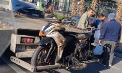 Mersin'de park halindeki motosiklet alevlere teslim oldu