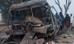 Pakistan'da otobüse saldırı: Bir ölü 8 yaralı