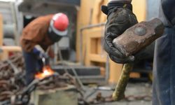 Sanayi üretimi aylık ve yıllık bazda arttı