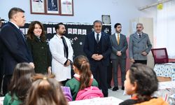 Şanlıurfa Valisi Şıldak karne heyecanına ortak oldu