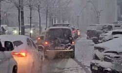 Şırnak'ta beklenen kar yağışı başladı, eğitime ara verildi