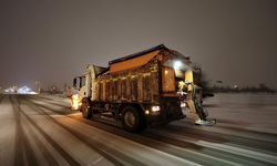 Sivas-Erzincan yolu çığ nedeniyle ulaşıma kapandı
