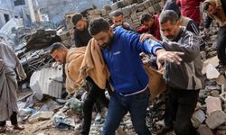 Siyonist işgalciler Gazze'de ateşkese rağmen çadır bombaladı: 4 şehit