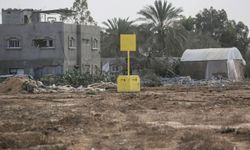 Siyonist işgalciler Gazze'de "sarı hat"ı genişletti, onlarca binayı yıktı