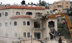 Siyonist işgalciler Ramallah'ın batısında bir evi yıktı
