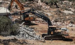 Siyonist işgalciler Ramallah'ta bir Filistinlinin evini yıktı