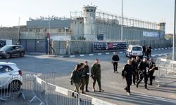 Siyonist rejim zindanlarında 323 Filistinli esir şehit edildi