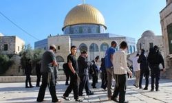 Siyonist Yahudilerden Aksa'ya baskın: Talmudik ayinler yapıldı