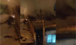 Tek katlı evde çıkan yangın korkuttu