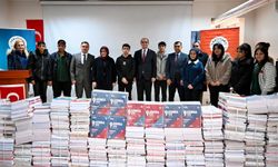 Yeşilyurt Belediyesi'nden öğrencilere TYT-AYT kaynak kitap desteği