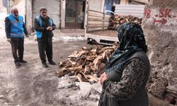 Yetimler Vakfı soğuk kış gününde yetimlerini unutmadı