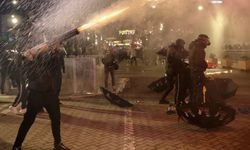 Arnavutluk'ta protestocular Rama hükümetinin istifasını istedi