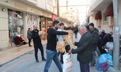 Askıda ekmek geleneği Ramazanda zirveye ulaşıyor