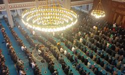 Batman'da ilk teravih coşkusu: Camiler doldu, vatandaşlardan tövbe ve birlik mesajı