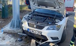  Batman'da otomobil direğe çarptı: 1 yaralı