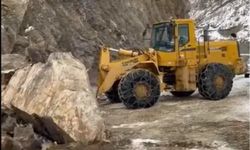 Bingöl Solhan’da heyelan nedeniyle kapanan grup yolu ulaşıma açıldı