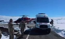 Bingöl'de zorlu kış şartlarında ambulans helikopterli sağlık müdahalesi