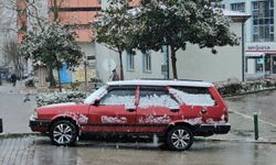 Bursa’da kar sürprizi: Kent beyaza büründü