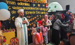 Camide çocuklara özel alan: Salavat köşesi ve sürpriz kutusu