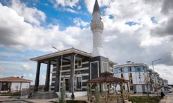 Diyarbakır'daki TOKİ konutlarında bir yıldır ezan okunmuyor: "Cami hazır ama kapılar kapalı"