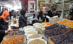 Esnaf Ramazan hazırlıklarını tamamladı: Sahur ve iftar sofralarının vazgeçilmezleri tezgahlarda