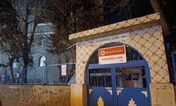 "Fatura borcu" nedeniyle elektriği kesilen camide ibadet yapılamadı 