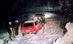 Giresun’da kar nedeniyle yolda mahsur kalan 9 kişi kurtarıldı