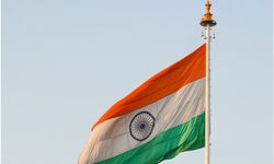 Hindistan’da ambulans uçak düştü: 7 kişi öldü