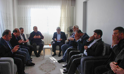 HÜDA PAR Genel Başkanı Yapıcıoğlu'ndan Kahramanmaraş'ta depremzede Özdemir ailesine ziyaret