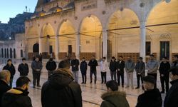 HÜDA PAR Şanlıurfa Gençlik Kolları sabah namazında buluştu