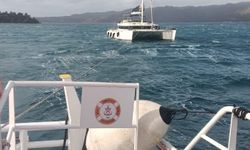 Muğla’da makine arızası yapan teknedeki 2 kişi kurtarıldı