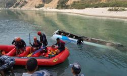 Nepal'de otobüs nehre düştü: 10 ölü