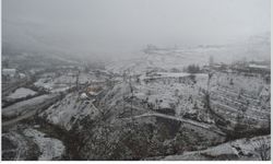 Pervari’de kar nedeniyle bazı köy yolları ulaşıma kapandı