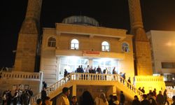 Ramazan ayının ilk teravihinde Cizreliler camilere akın etti