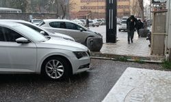 Şanlıurfa’da dolu yağışı günlük hayatı olumsuz etkiledi