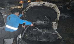 Şanlıurfa’da seyir halindeki otomobil alev aldı