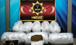 Siirt'te 9 kilo 300 gram kubar esrar ele geçirildi