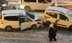 Siirt’te kar yağışı nedeniyle 6 araç zincirleme kazaya karıştı