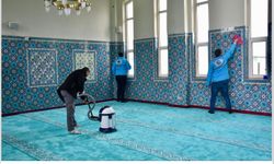 Siirt’te yangın sonrası hasar gören cami Ramazana hazır