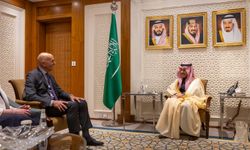 Suudi "DEAŞ, Suriye ve Irak" konularında bir toplantıya ev sahipliği yaptı