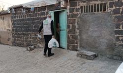 Umut Kervanı’ndan Berat Kandili'nde ihtiyaç sahiplerine erzak desteği