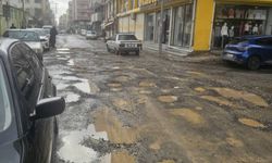 Viranşehir'de bozuk yol tepkisi