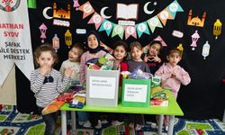 4-6 Yaş Kur'an kursu öğrencileri Ramazan kolileri hazırladı