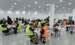 Avrupa Yetim Eli'nden Halepçe'de İftar