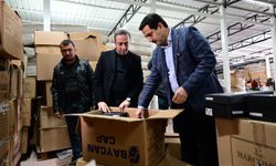 Battalgazi Belediye Başkanı Taşkın yardım malzemeleri tasnifine eşlik etti